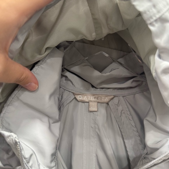 Athleta Rain Drop Jacket Silver Light Gray Lightweight Longline Large - Picture 9 of 14